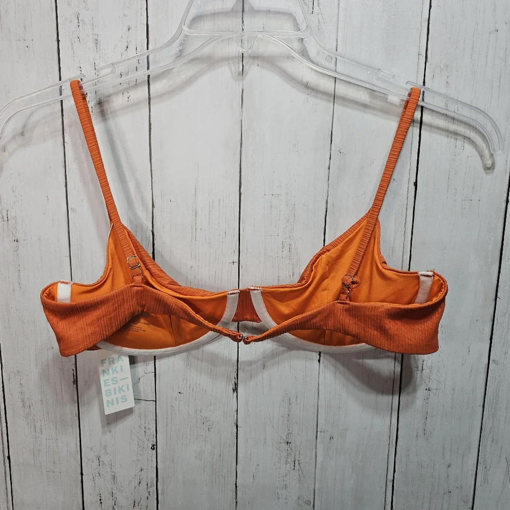NWT Frankies Bikinis Pam Plisse Underwire Bikini Top Marigold Swimsuit Size XL.